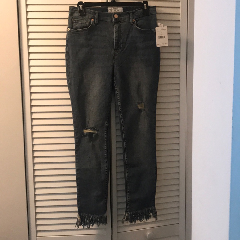 🥳HP🥳Free People skinny jeans.🔥🔥🔥🔥🔥 - Picture 4 of 6
